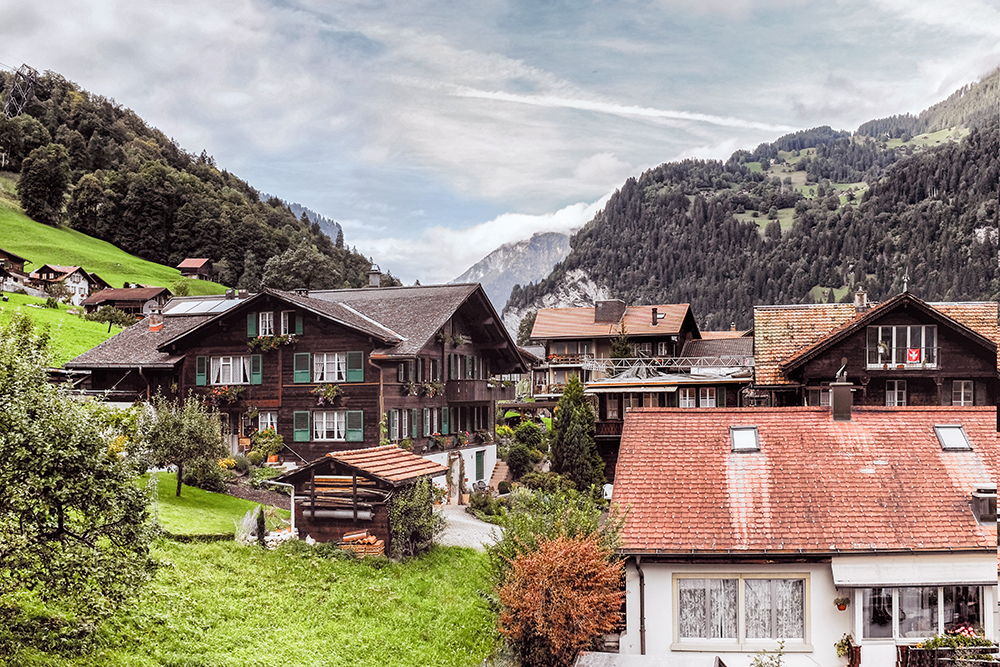 Lauterbrunnen houses Lauterbrunnen Switzerland