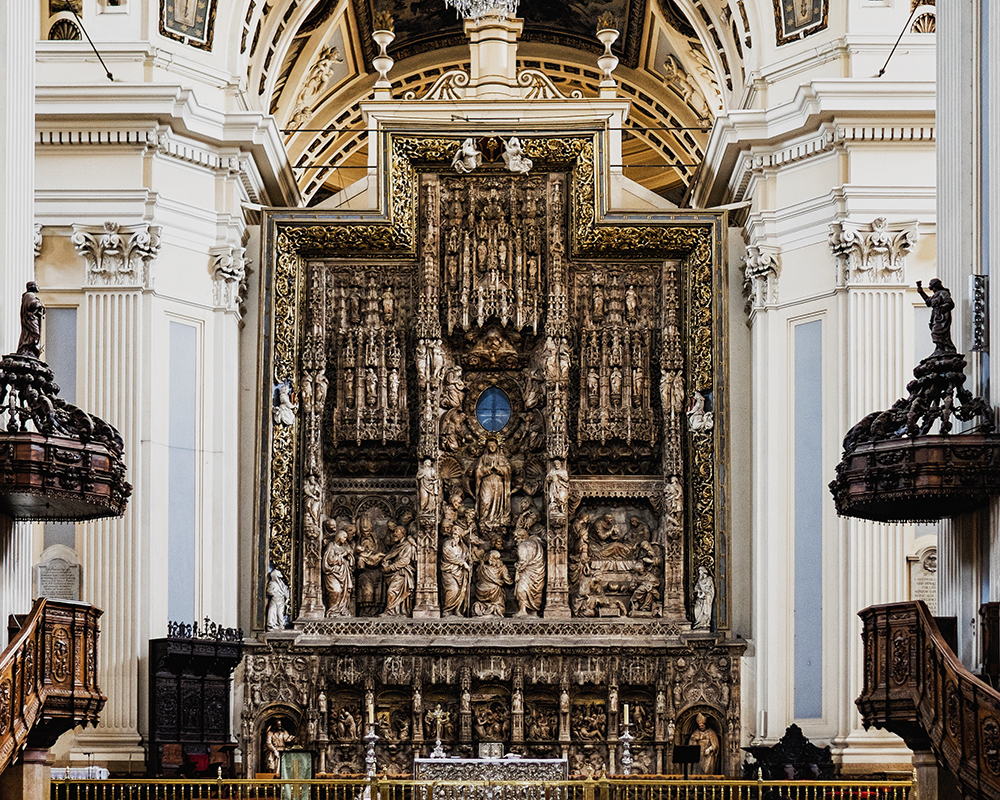 Basílica de Nuestra Señora del Pilar altar Zaragoza Spain