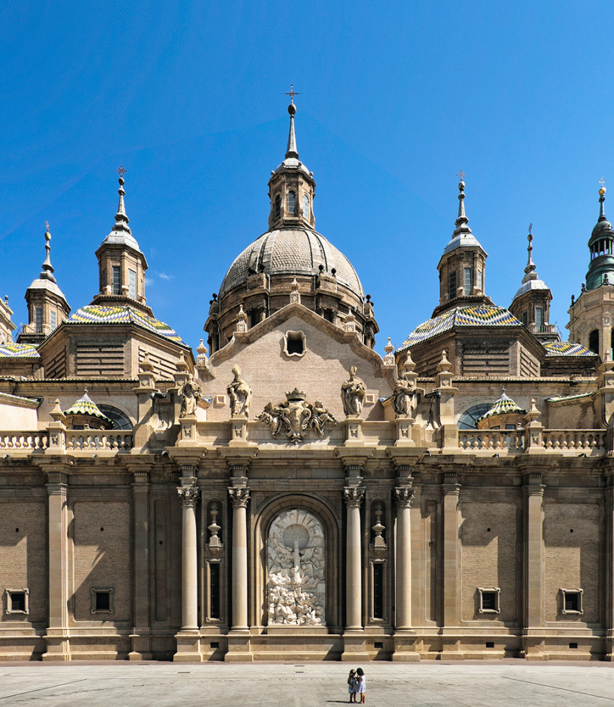 Basílica de Nuestra Señora del Pilar steeples Zaragoza Spain