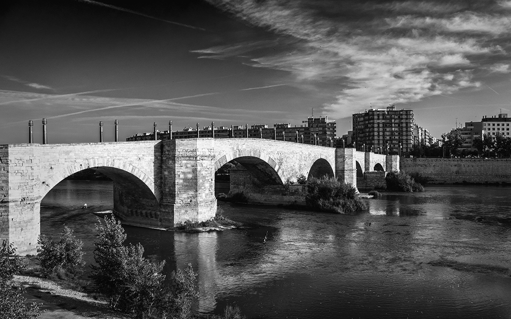 Puente de Piedra Bridge over Rio Ebro Zaragoza Spain