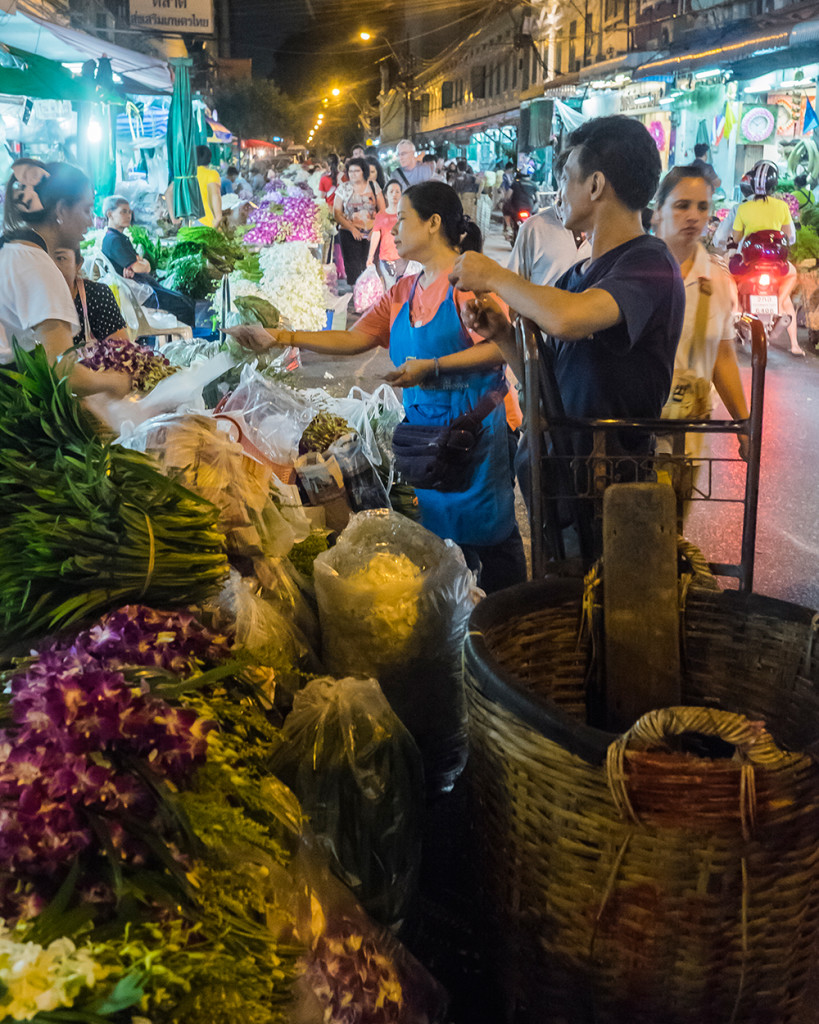 Pak Khlong Talat Flower Market vendors Bangkok Thailand