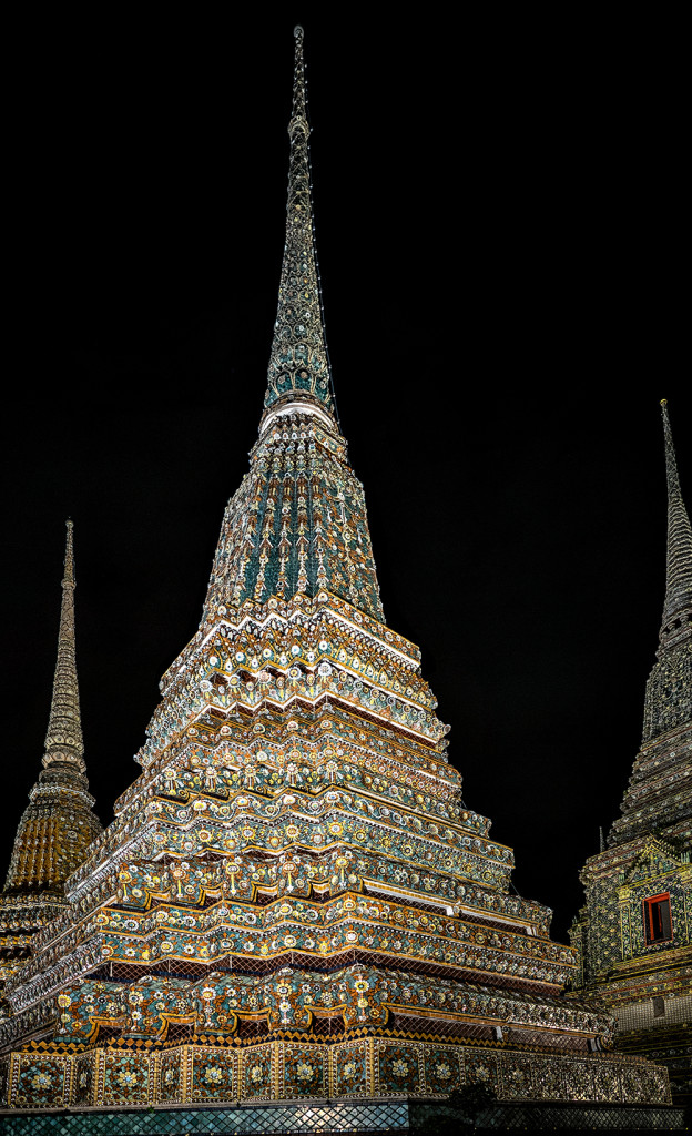 Wat Pho Phra Maha Chedi Si Ratchakan Bangkok Thailand