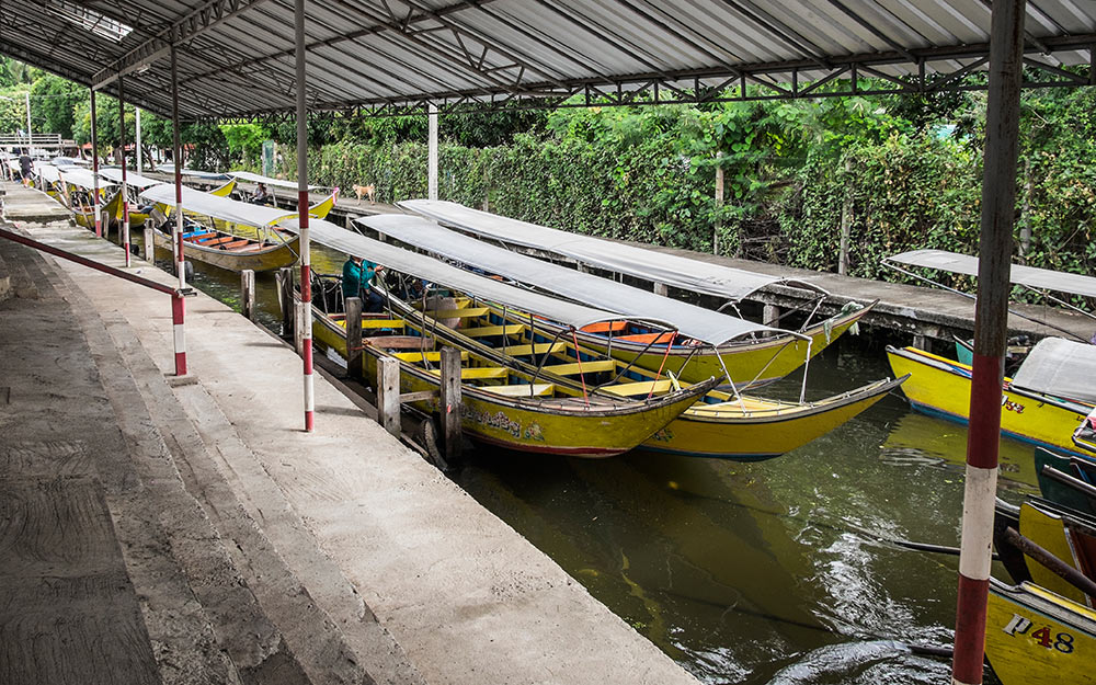 Damnoen Saduak dock boats Bangkok Thailand