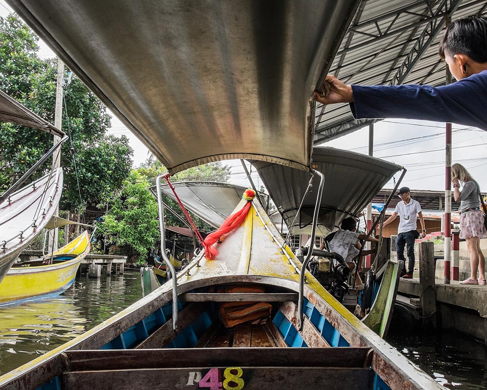 Damnoen Saduak floating market Long tail boat dock Bangkok Thailand